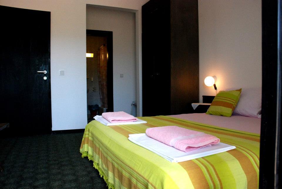 Guest House Alek Vrboska Chambre photo