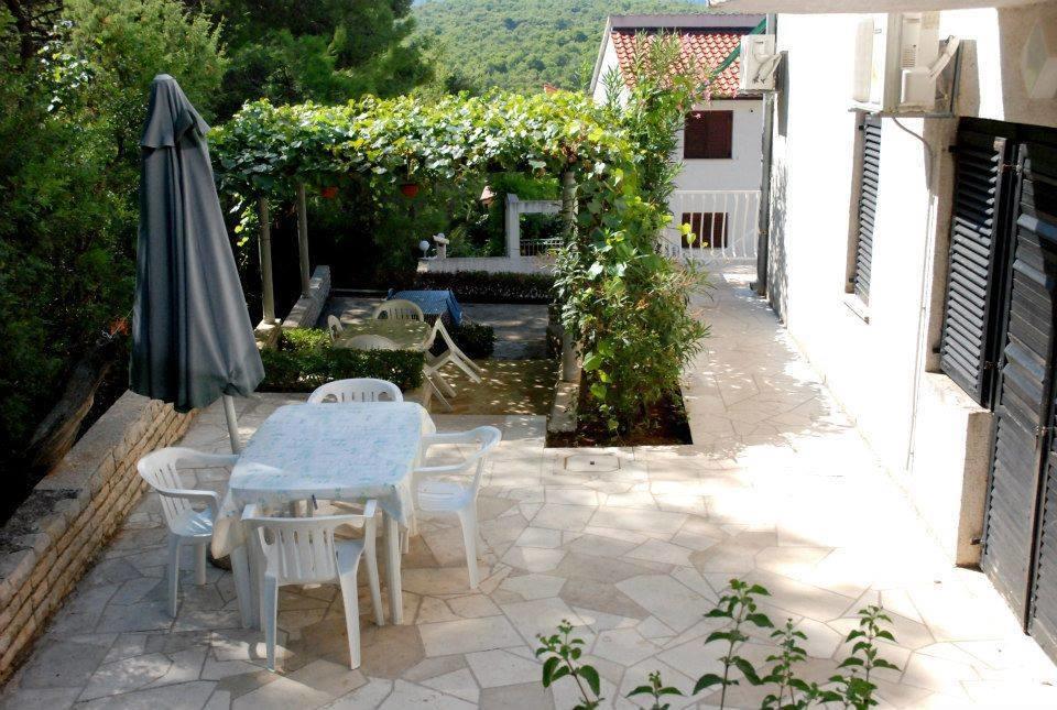 Guest House Alek Vrboska Chambre photo