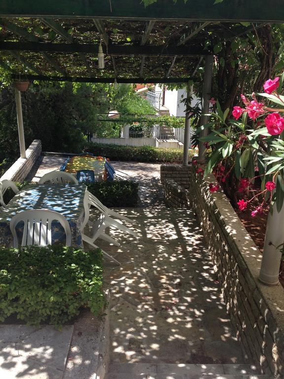 Guest House Alek Vrboska Chambre photo