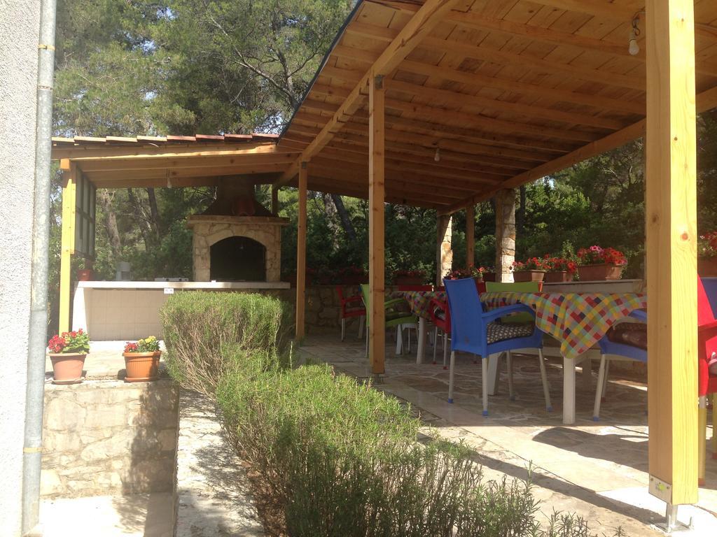 Guest House Alek Vrboska Extérieur photo