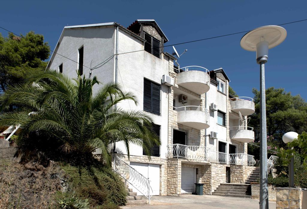 Guest House Alek Vrboska Extérieur photo